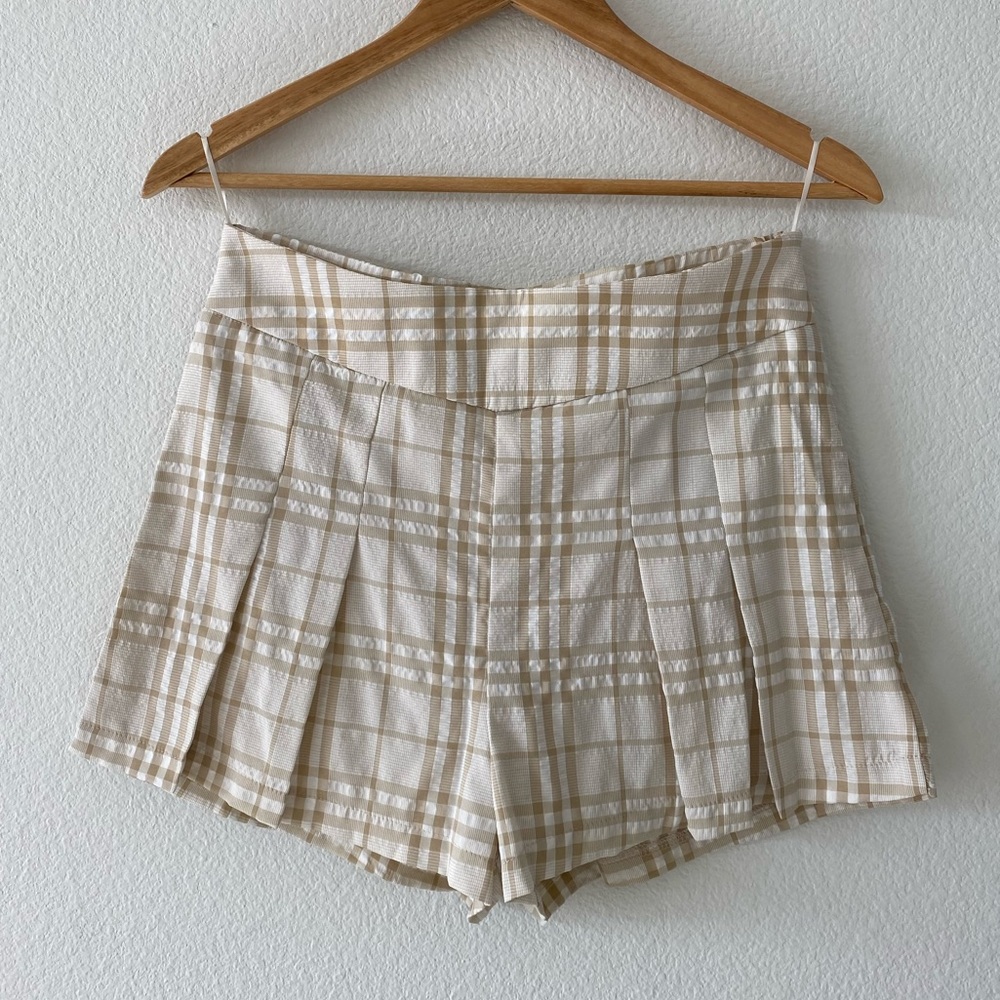 Melrose With Love Beige and Ivory Plaid Shorts